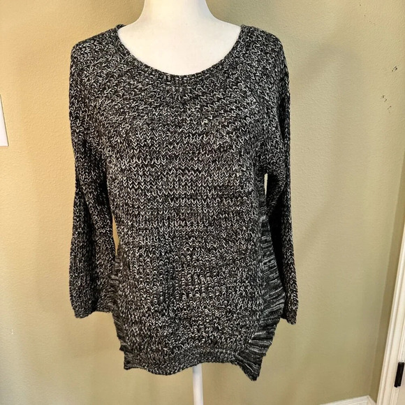 NWT CATWALK STUDIO Soft Chenille? Sweater with Side Vent Details - s/m - Picture 2 of 9